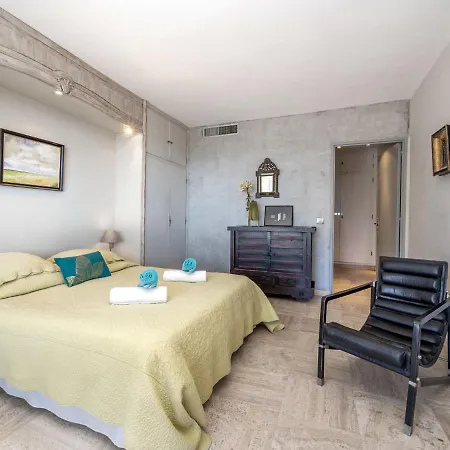 Alexandra Palace-4 By Interhome Apartment